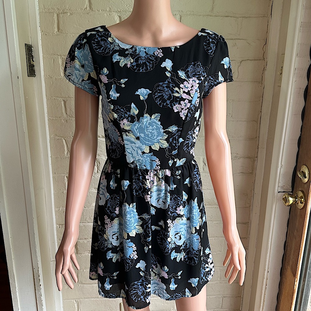 Trixxi size 3 navy blue floral summer dress